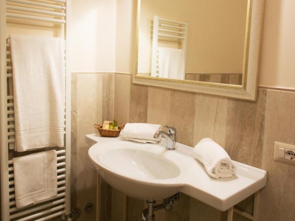 Dimora Salviati : photo 10 de la chambre chambre double ou lits jumeaux