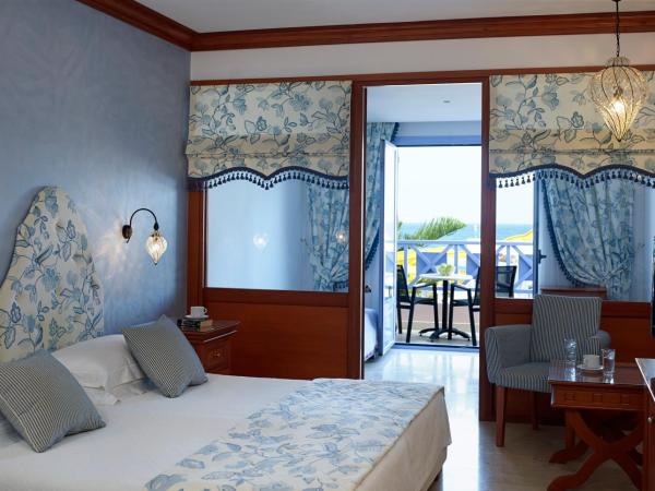 Serita Beach Hotel : photo 3 de la chambre chambre familiale