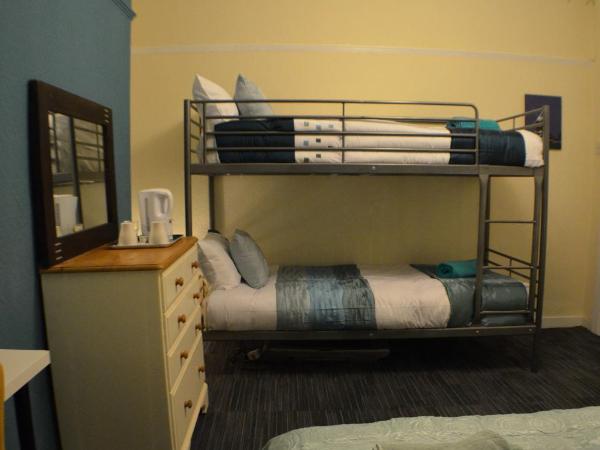 Birchfields Guest House : photo 4 de la chambre chambre quadruple