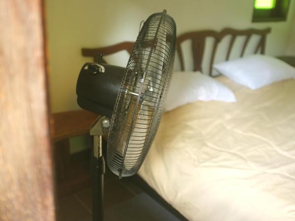 Sepat Village House by the Beach : photo 2 de la chambre chambre lit king-size