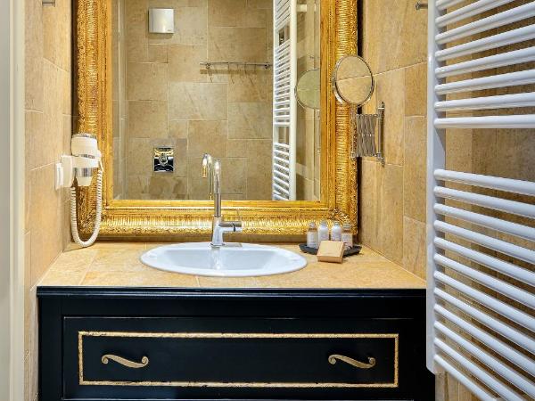 Hotel Antique : photo 10 de la chambre suite 1 chambre avec canapé-lit