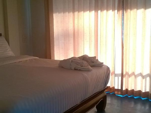 Lanta Cottage - SHA Plus : photo 4 de la chambre chambre double standard avec balcon