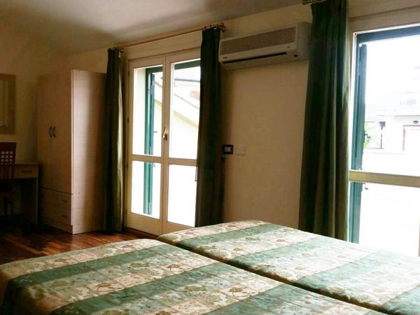 Hotel Borgo Verde : photo 1 de la chambre chambre familiale avec terrasse 