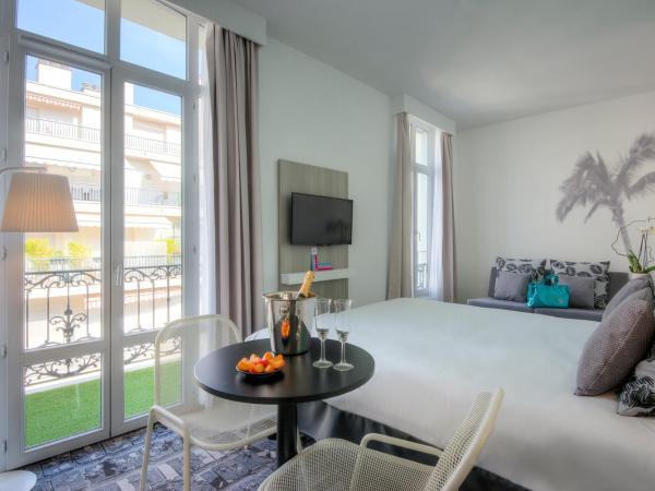 Ibis Styles Nice Centre Gare : photo 7 de la chambre chambre lit queen-size avec canapé-lit