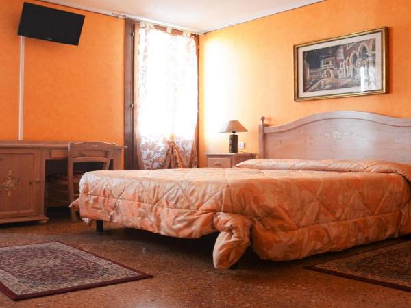 Best Holidays Venice : photo 1 de la chambre chambre double avec salle de bains commune