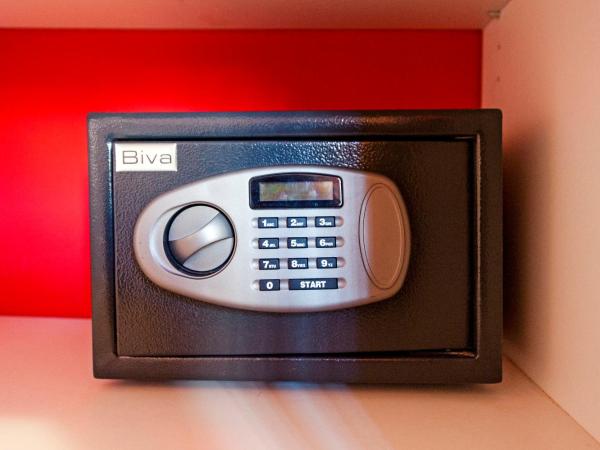 Apartments and Rooms Villa Dea ADULTS ONLY : photo 9 de la chambre appartement supérieur 1 chambre avec terrasse - vue sur jardin