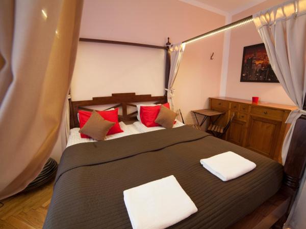 B&B La Fontaine : photo 5 de la chambre studio deluxe - vue sur place du marché principale