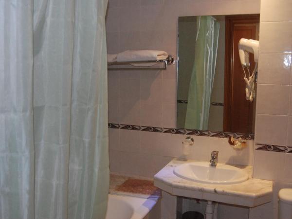 Hotel la princesse : photo 3 de la chambre chambre triple