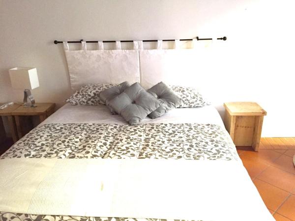 La Maison : photo 6 de la chambre chambre triple avec salle de bains commune