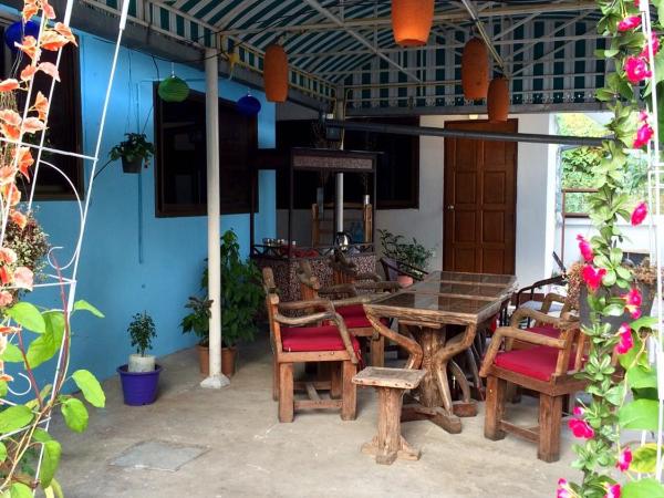 Home Baan Chiang Mai : photo 2 de la chambre chambre triple avec salle de bains privative