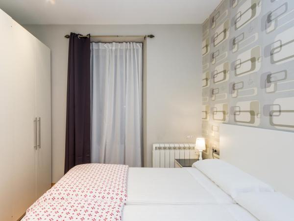 Pensión Altair : photo 5 de la chambre chambre quadruple avec salle de bains privative