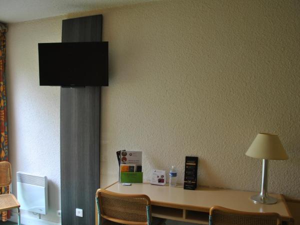 Hôtel Cositel, Coutances : photo 1 de la chambre chambre quadruple confort