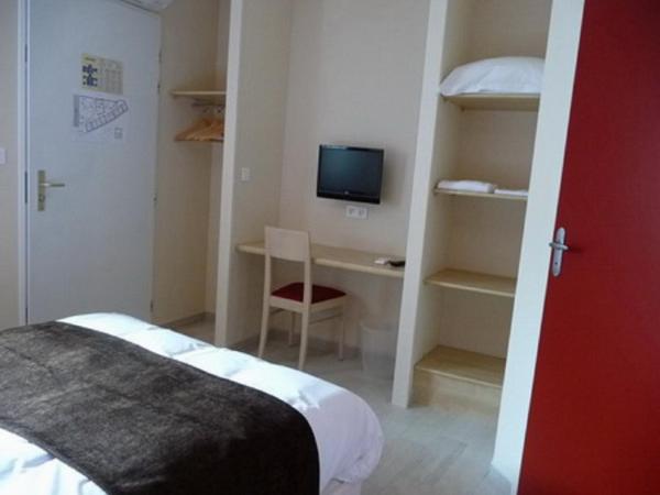 La Godinire : photo 4 de la chambre chambre triple avec 1 lit simple et 1 lit double