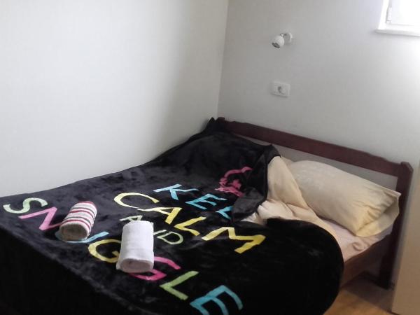 Hostel IN Club : photo 4 de la chambre chambre double deluxe avec salle de bains privative