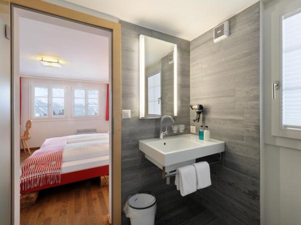 Alpinhotel Bort : photo 3 de la chambre chambre double avec vue sur l'eiger