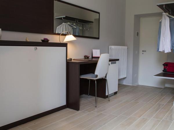 B&B Da Vinci : photo 4 de la chambre chambre lits jumeaux avec lit d’appoint - 301