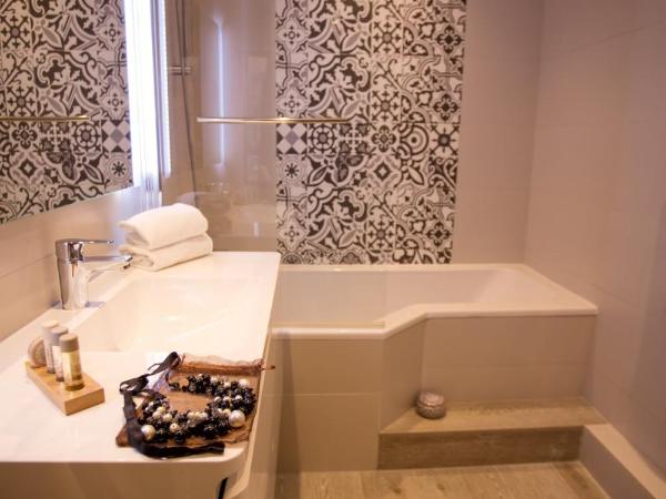 Hôtel Royal : photo 8 de la chambre chambre supérieure