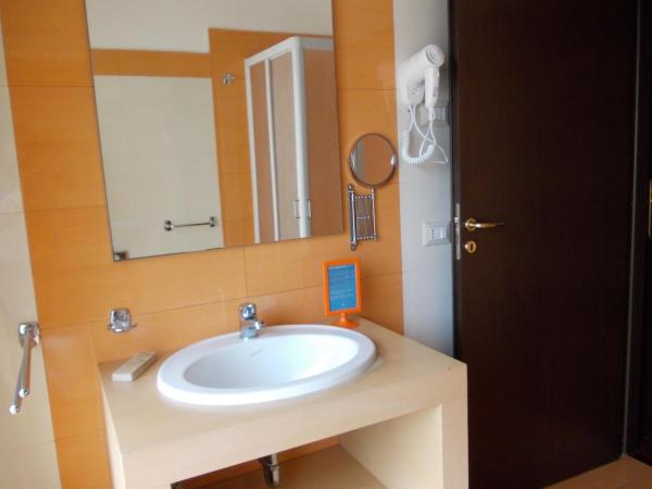 Hotel Catania Town : photo 4 de la chambre chambre quadruple