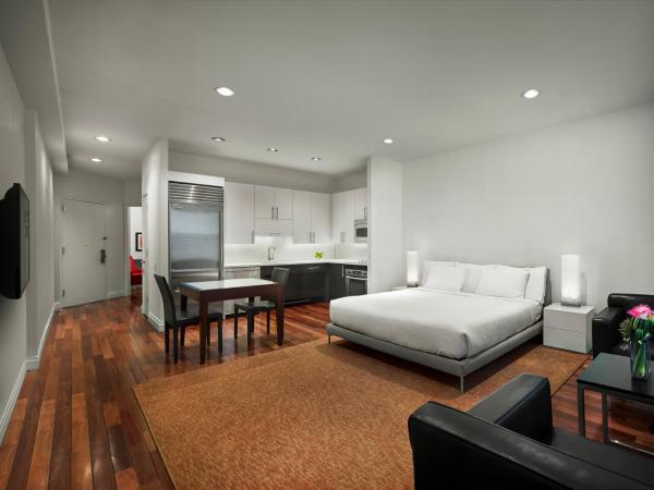 AKA Times Square : photo 1 de la chambre studio avec bureau