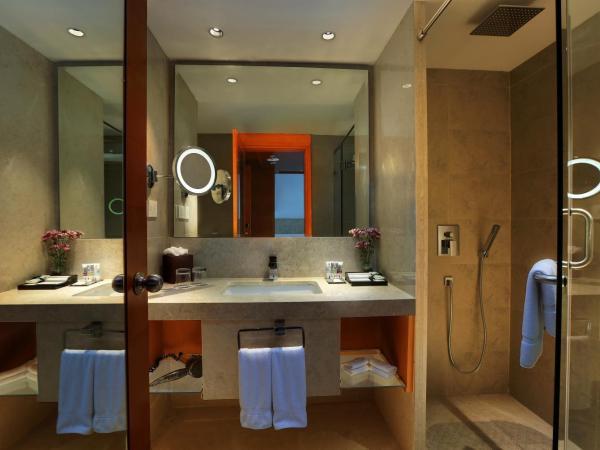 Mercure Hyderabad KCP Banjara Hills, An Accor Hotel : photo 4 de la chambre superior room with two single beds,city view with 10% discount on food & soft beverages (except in room dining)