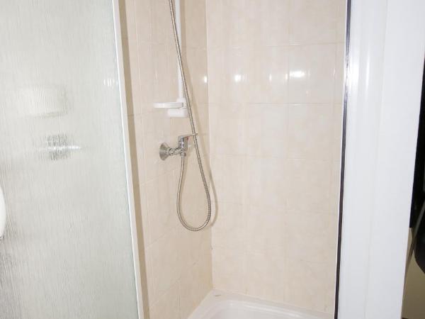 Hostel Metro : photo 6 de la chambre chambre double classique avec douche