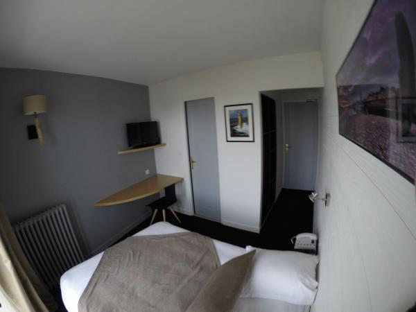 Hôtel Les Brises : photo 8 de la chambre chambre simple - côté cour
