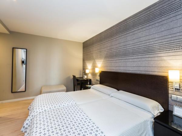 Pensión Altair : photo 6 de la chambre chambre lits jumeaux