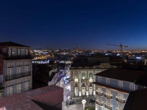 M Maison Particulière Porto : photo 9 de la chambre suite de luxe avec vue sur la ville