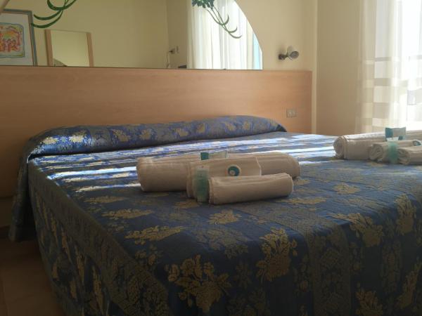 Hotel Riviera : photo 4 de la chambre chambre double