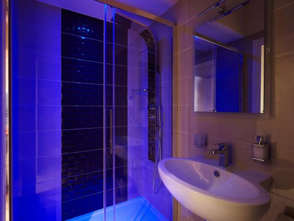 Hospitality Hotel : photo 10 de la chambre chambre double ou lits jumeaux