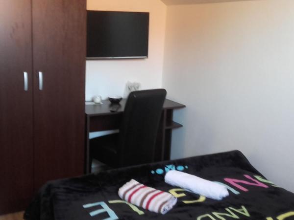 Hostel IN Club : photo 3 de la chambre chambre double deluxe avec salle de bains privative