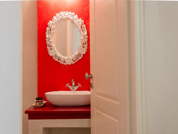 Villa Renos Hotel : photo 5 de la chambre grande suite avec jacuzzi - vue sur caldeira