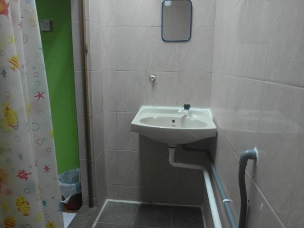 Oasis Guest House : photo 1 de la chambre chambre double avec salle de bains privative et climatisation