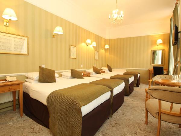 Castle Hotel : photo 3 de la chambre chambre quadruple