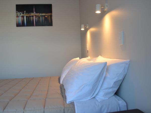 319 Addington Motel : photo 3 de la chambre studio lit queen-size avec baignoire (2 adultes)