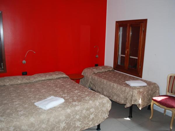 Hotel San Geremia : photo 1 de la chambre chambre triple