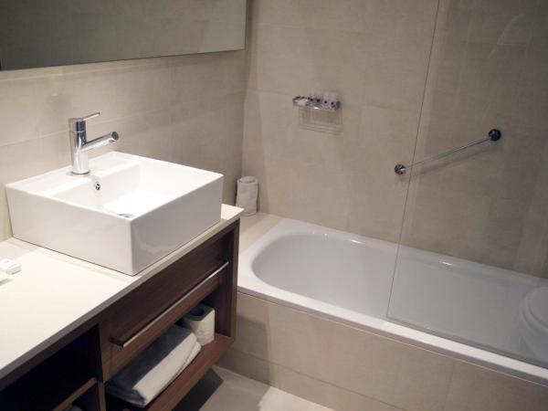 Dazzler by Wyndham Polo : photo 2 de la chambre chambre queen classique - non-fumeurs