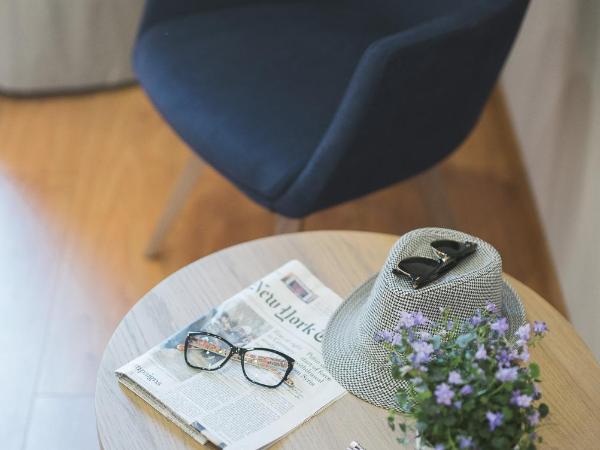 Bluebell Luxury Suites : photo 6 de la chambre suite junior avec balcon