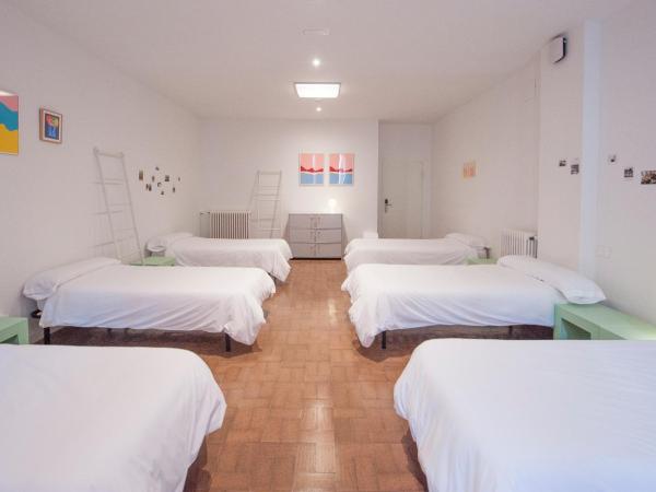 A Room In The City Hostel : photo 2 de la chambre dortoir mixte de 8 lits