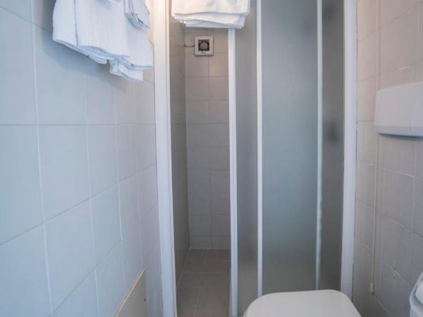 Hotel Isola Bella : photo 8 de la chambre chambre double Économique - rez-de-chaussée