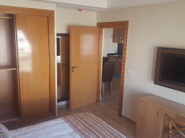 Rofaida Appart'Hotel : photo 3 de la chambre appartement familial