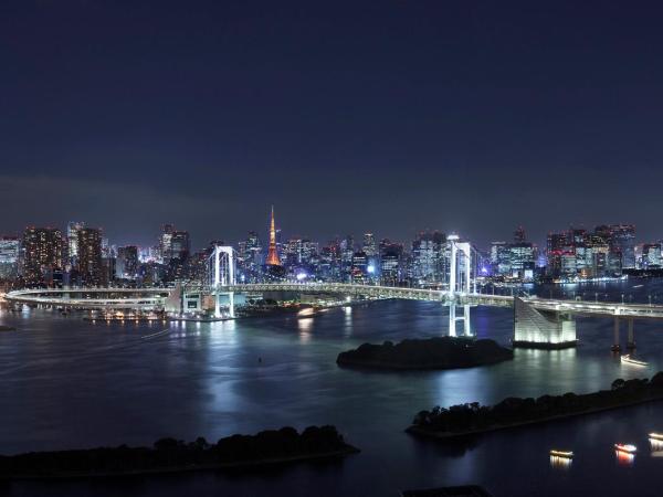 Grand Nikko Tokyo Daiba : photo 2 de la chambre chambre familiale - côté rainbow bridge - non-fumeurs