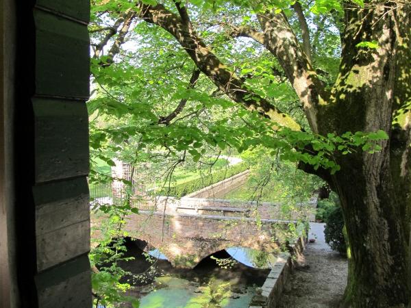 Foresteria Di Villa Tiepolo Passi : photo 5 de la chambre chambre double ou lits jumeaux - vue sur jardin