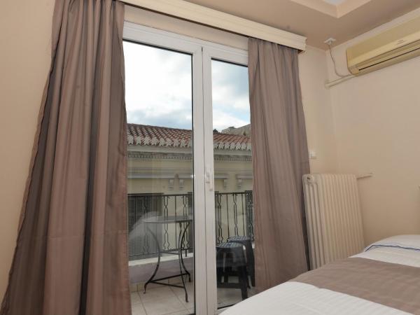 Hotel Byron : photo 10 de la chambre chambre double supérieure avec vue sur l'acropole