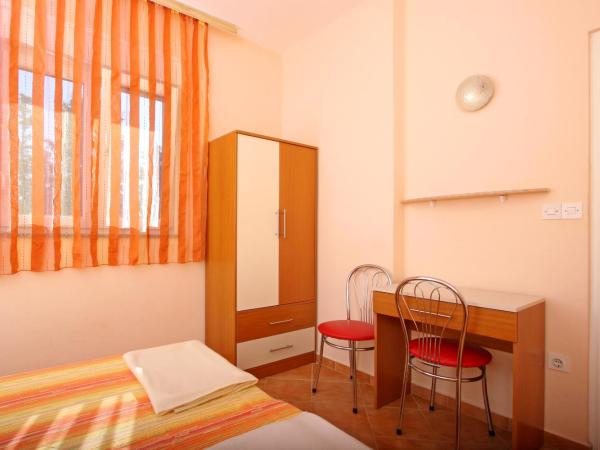 Apartments and Rooms Vesna Novalja : photo 5 de la chambre appartement avec balcon