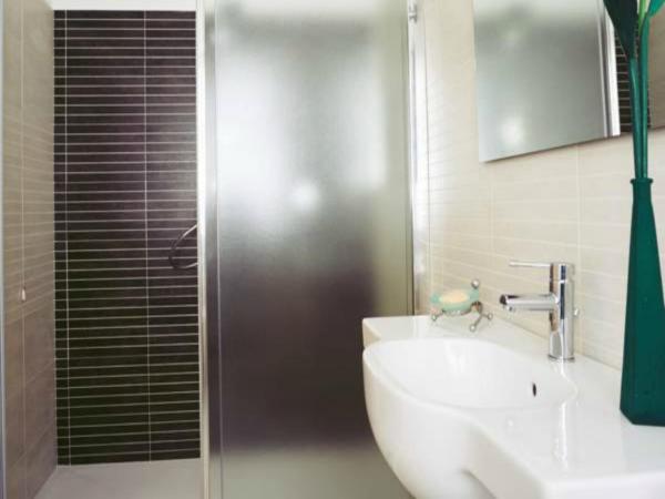 B&B Giu&Gio : photo 3 de la chambre chambre double ou lits jumeaux avec salle de bains privative