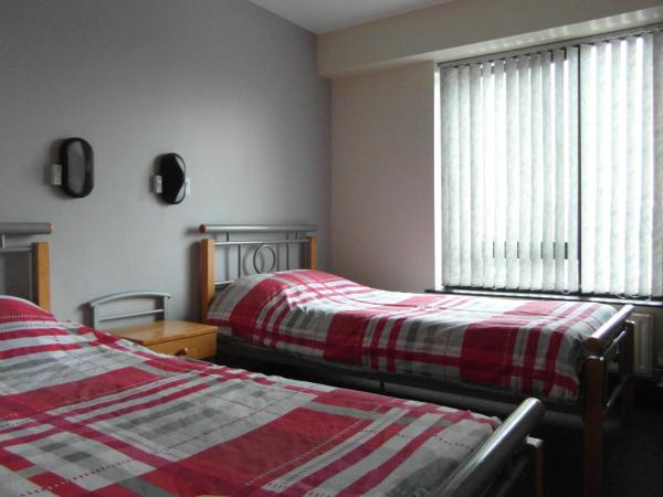 Belfast International Youth Hostel : photo 5 de la chambre chambre lits jumeaux avec salle de bains privative
