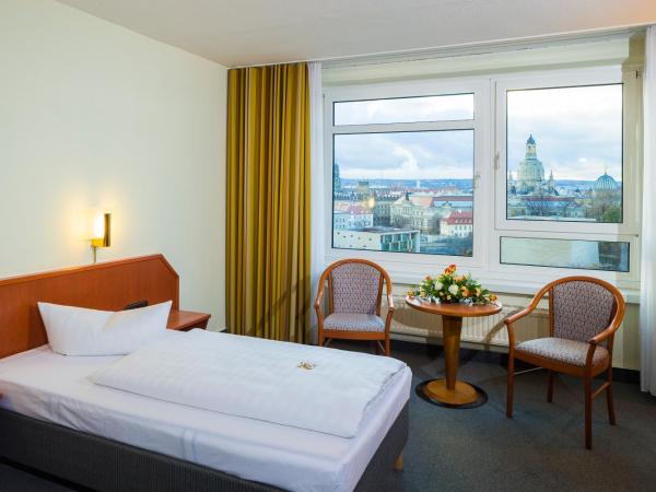 Hotel Am Terrassenufer : photo 1 de la chambre chambre lits jumeaux standard