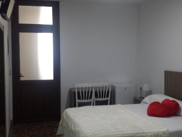 Alojamiento Jose Carlos : photo 5 de la chambre chambre double de luxe avec douche spa