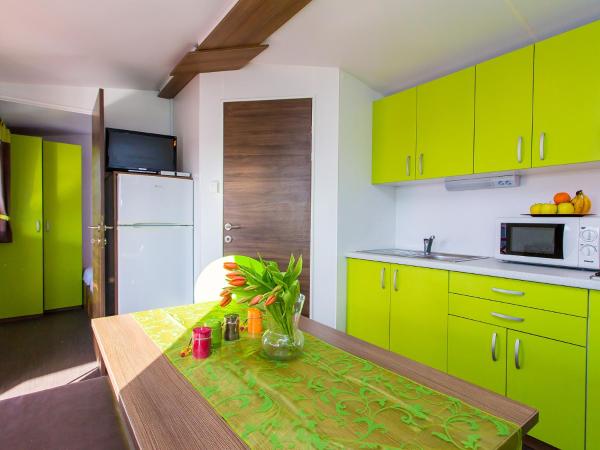 Zelena Laguna Mobile Homes : photo 4 de la chambre mobile home